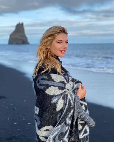 katheryn winnick beach|Katheryn Winnick Updates Ϟ